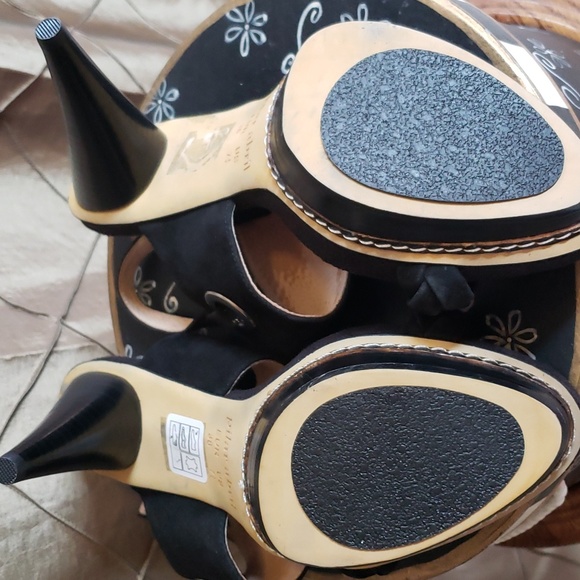 EUC- STUNNING Pilar Abril Suede Stiletto Sandal - Picture 9 of 10